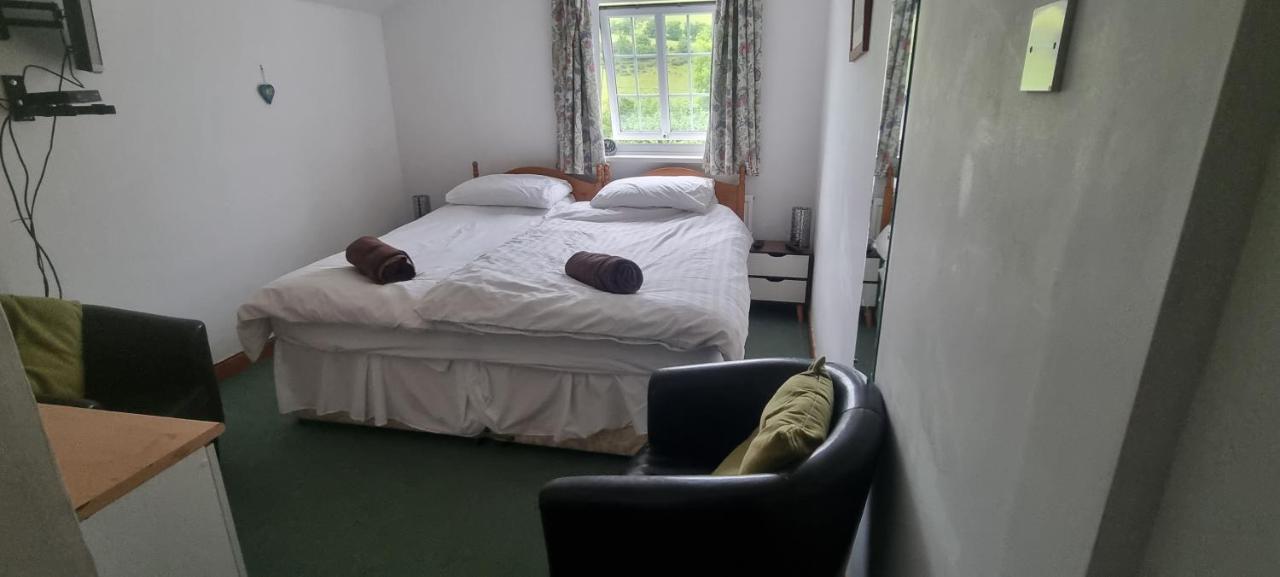Dinas Castle Inn Брекон Экстерьер фото