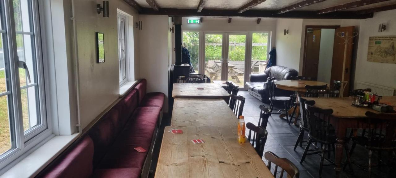 Dinas Castle Inn Брекон Экстерьер фото