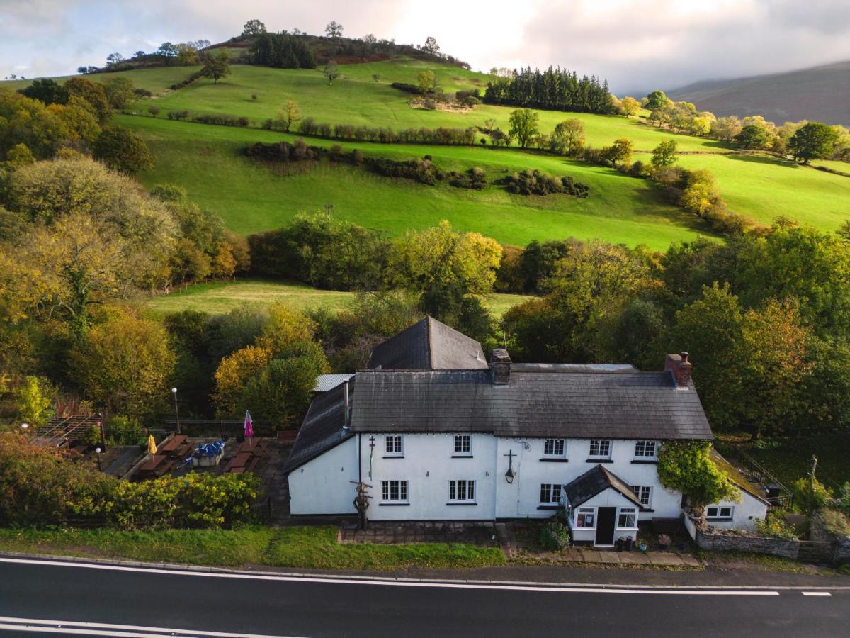 Dinas Castle Inn Брекон Экстерьер фото